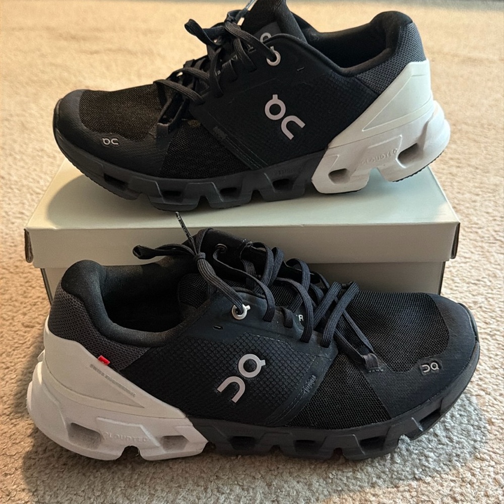 OnCloud - Cloudflyer 5 worn once 9.5W